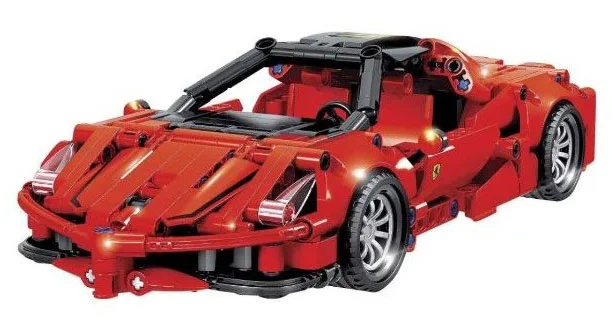 Tech Kit: Ferrari 488 GTB 1:18 沃马动漫 WOMA C0902