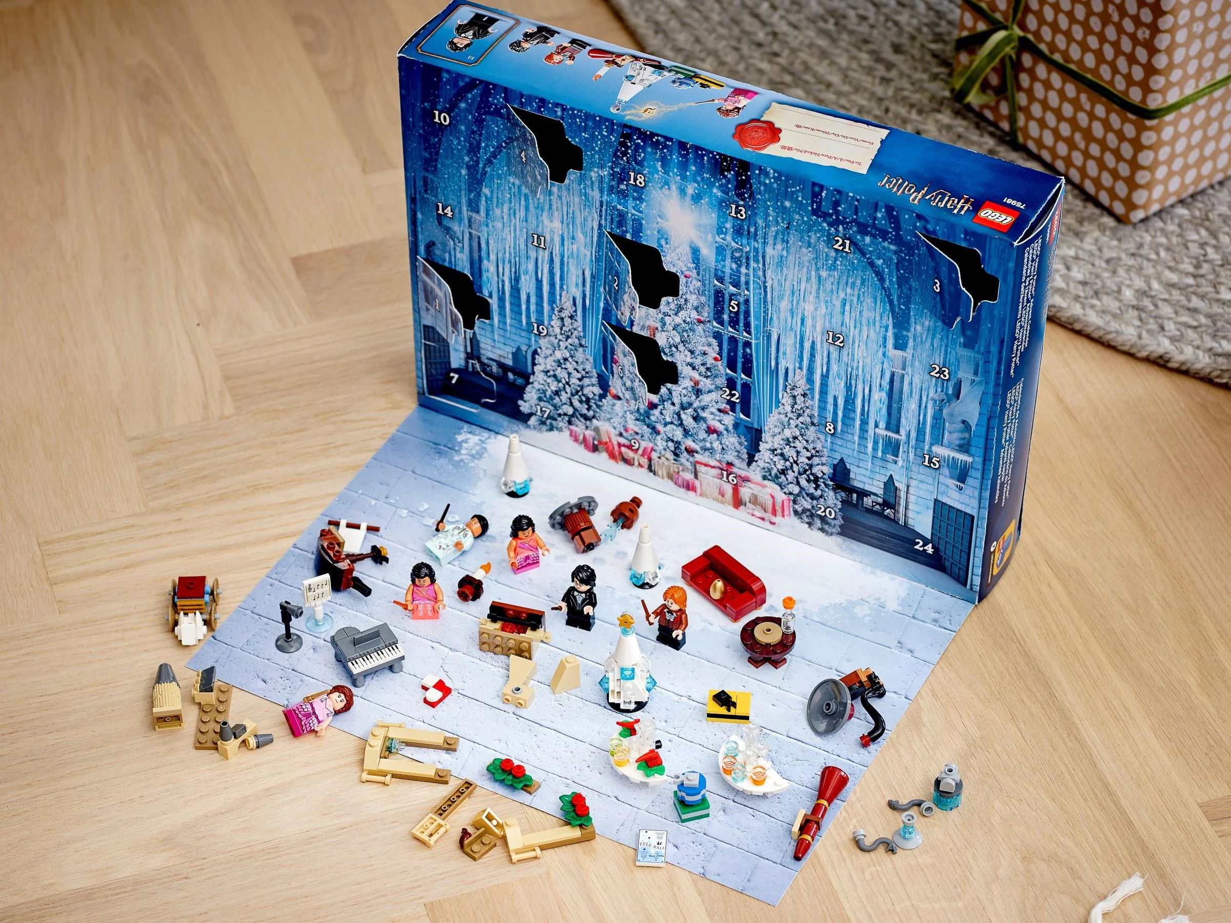 Harry Potter's Christmas Last Calendar 乐高 LEGO 75981 image 10