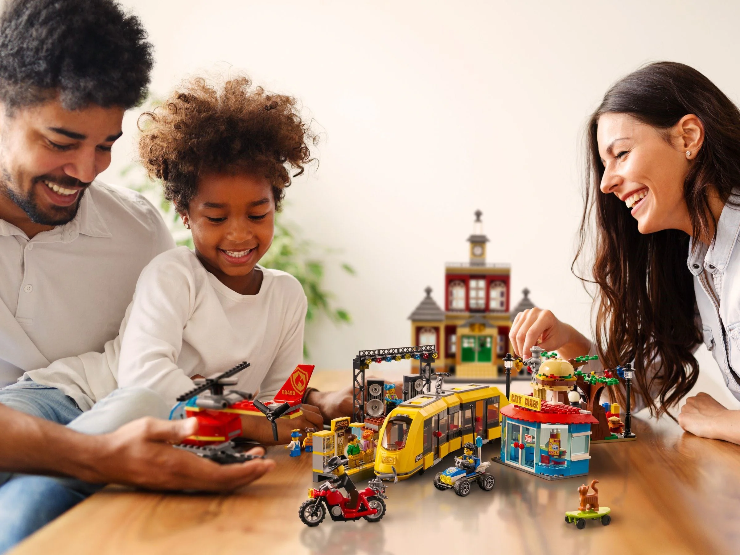 Central Square 乐高 LEGO 60271 image 9