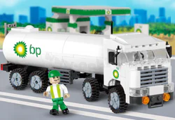 Oil tanker