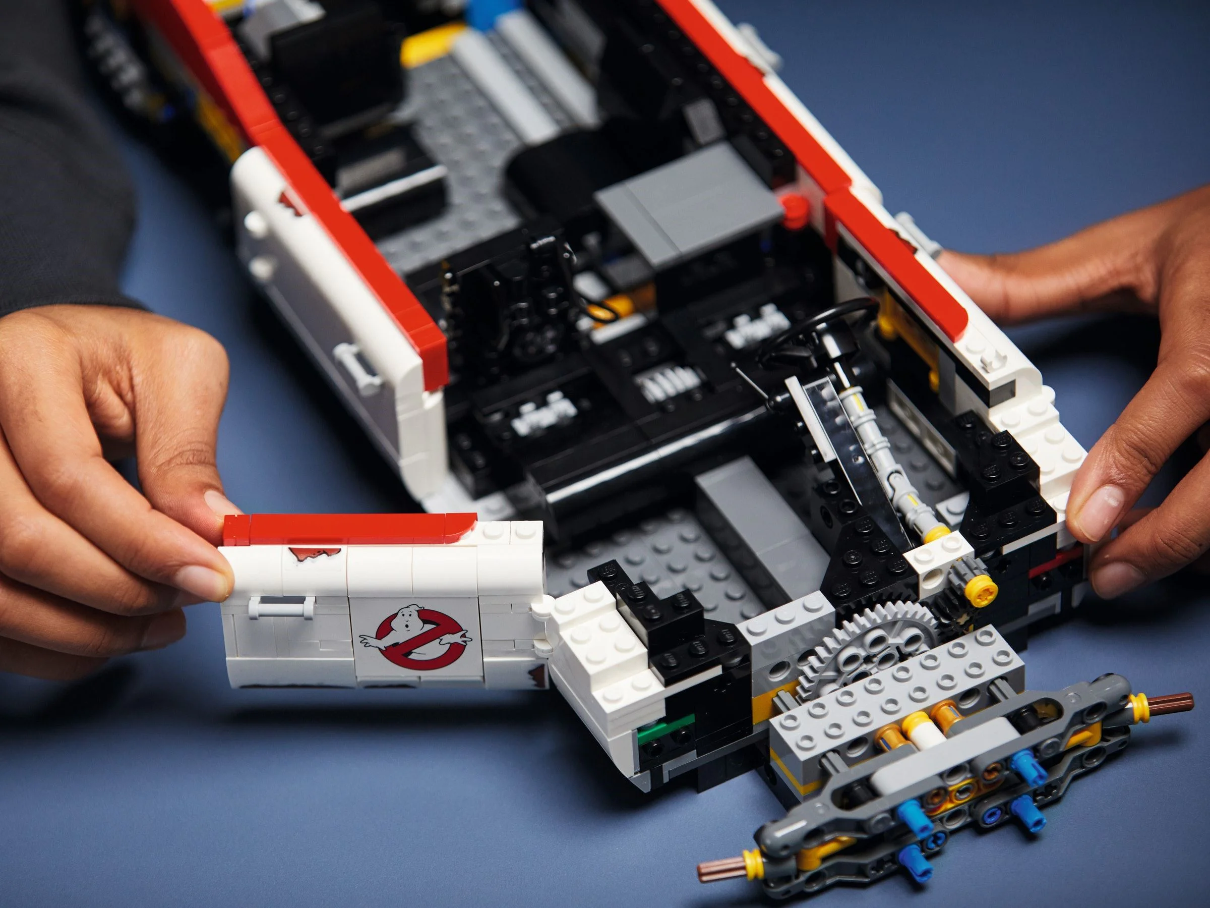 Ghostbusters: Ecto-1 Ghost Trap Team 乐高 LEGO 10274 image 7