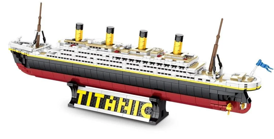 "Titanic's Classic Cruise on Floating Ice Sea" 0400