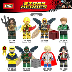Kid's toy: Superhero figures (8 kinds)
