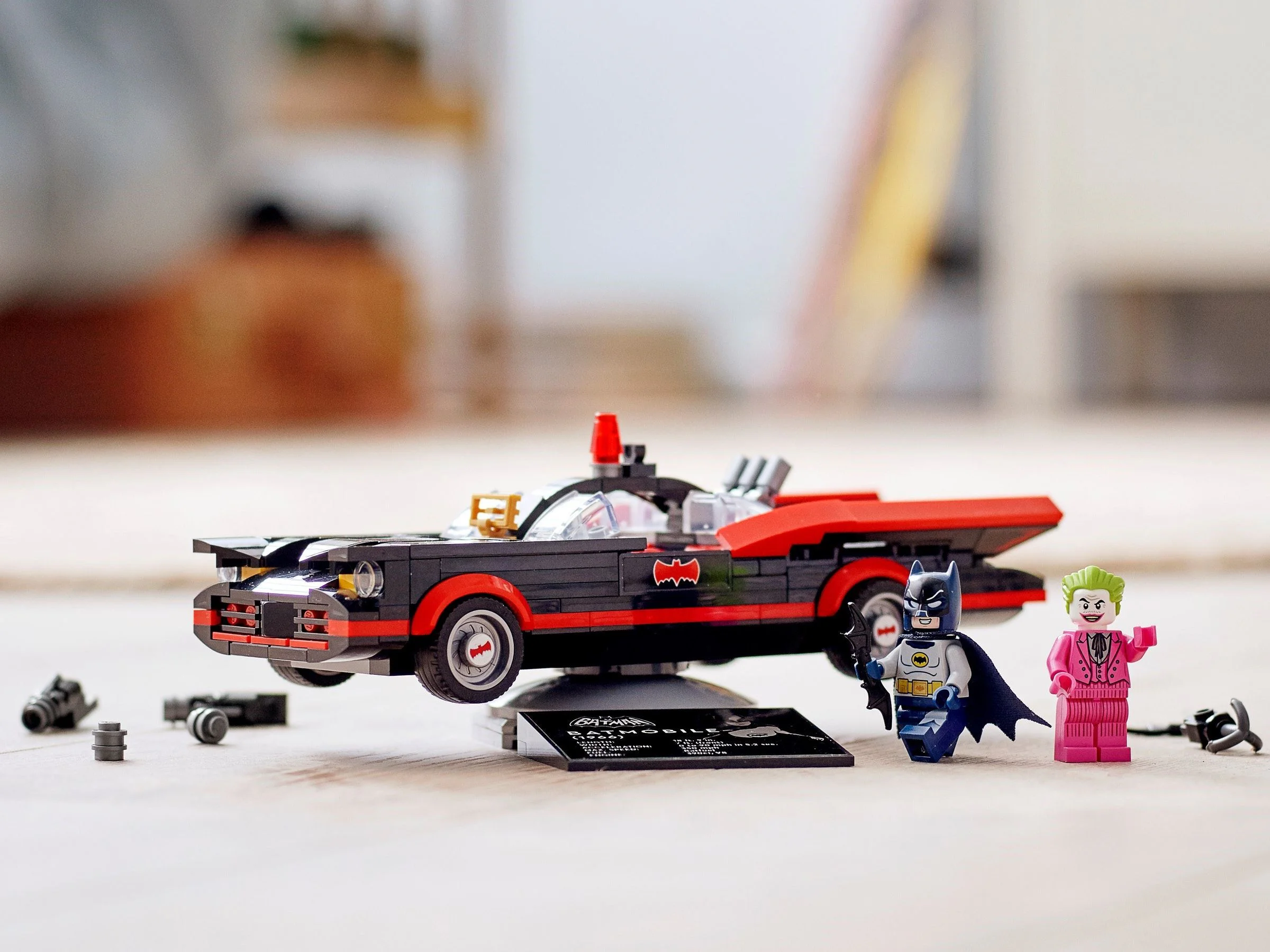 Batman: The TV Series Batmobile 乐高 LEGO 76188 image 3