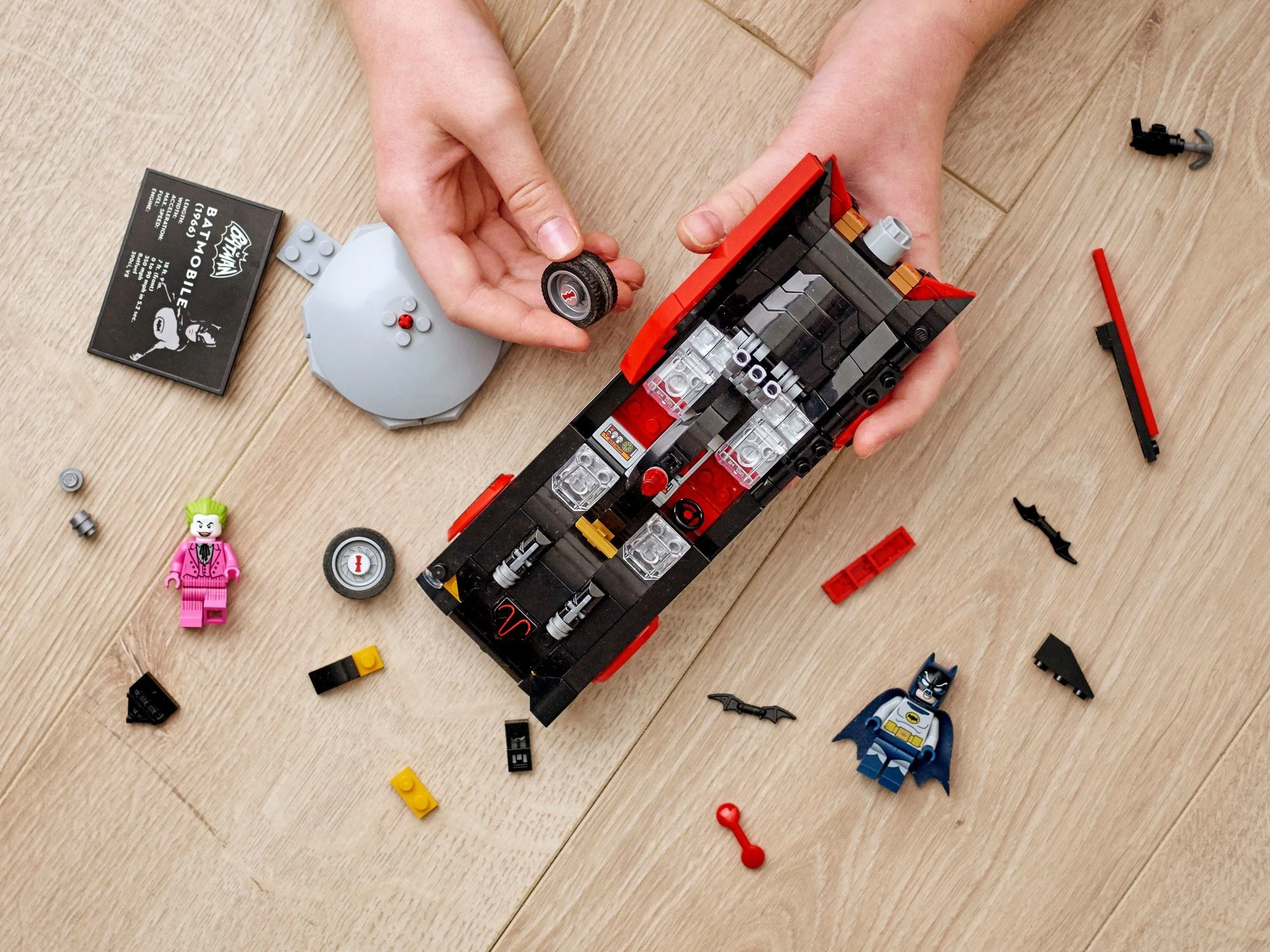 Batman: The TV Series Batmobile 乐高 LEGO 76188 image 10