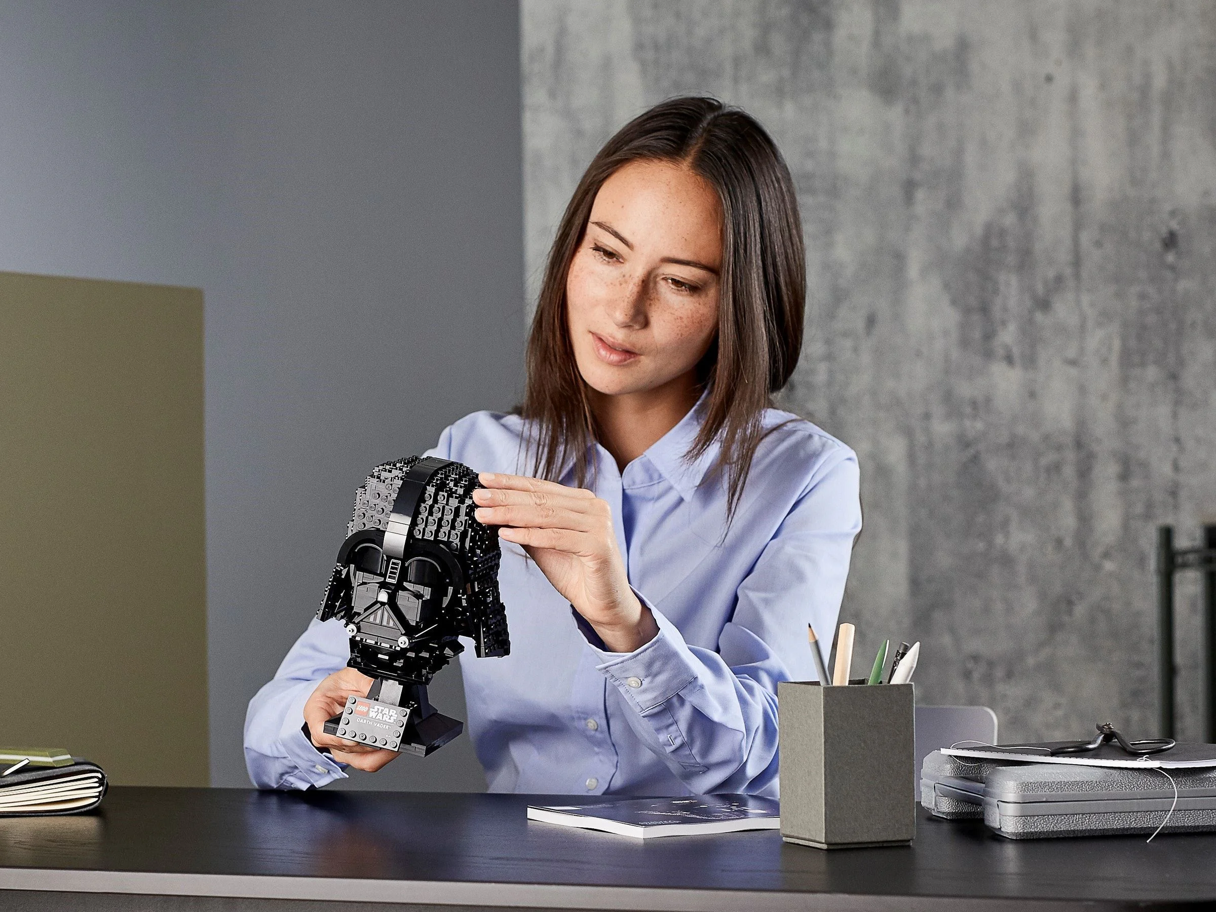Darth Vidal's head is a sculpture 乐高 LEGO 75304 image 17