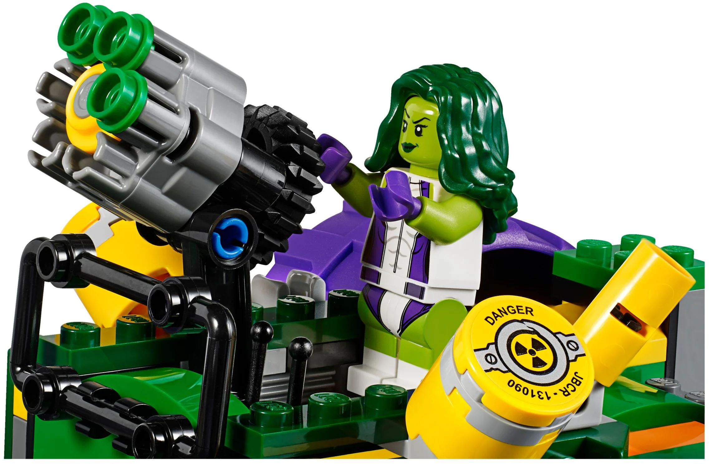 The Incredible Hulk battles Red Hulk. 10675 image 4