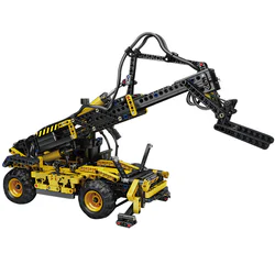 Hydraulic telescopic forklift truck