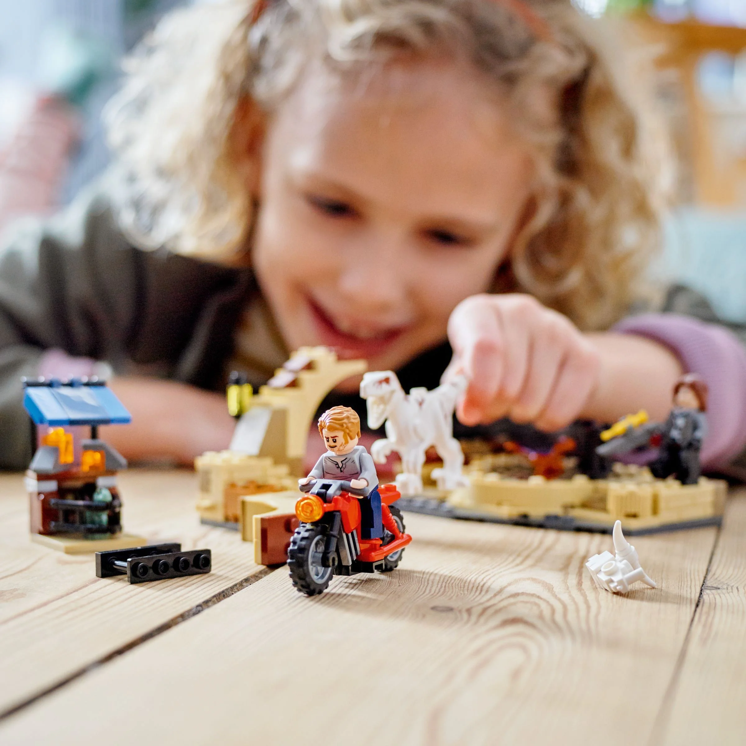Jurassic World: Brutal Dragons: Motorcycle Chase 乐高 LEGO 76945 image 6
