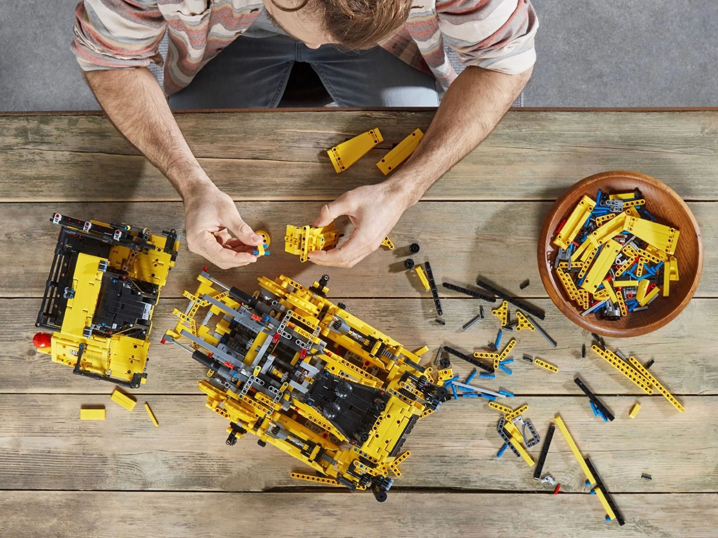 CATERPILLAR D11 BULLDOZER 乐高 LEGO 42131 image 14