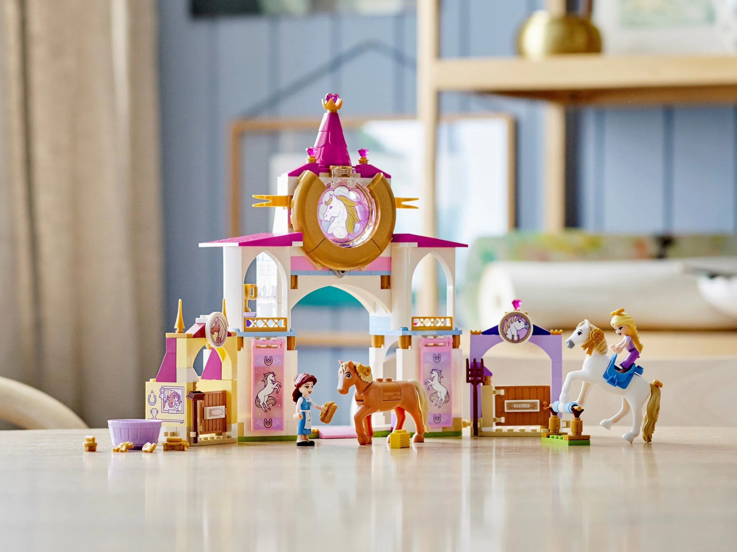 Belle and Rapunzel's royal stable 乐高 LEGO 43195 image 2