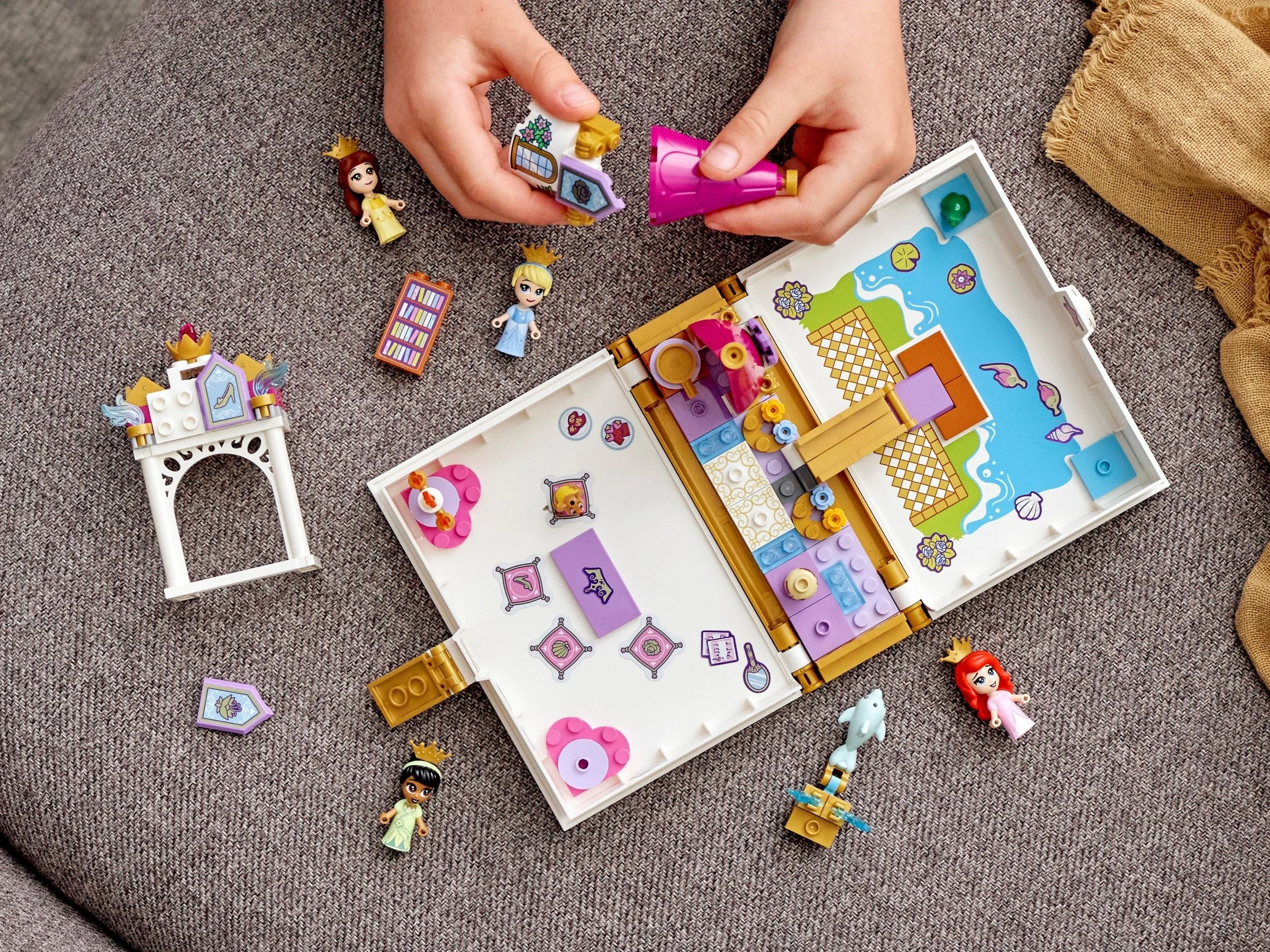 Little mermaids, Belle, Cinderella and Tiana's storybooks take great risk 乐高 LEGO 43193 image 8