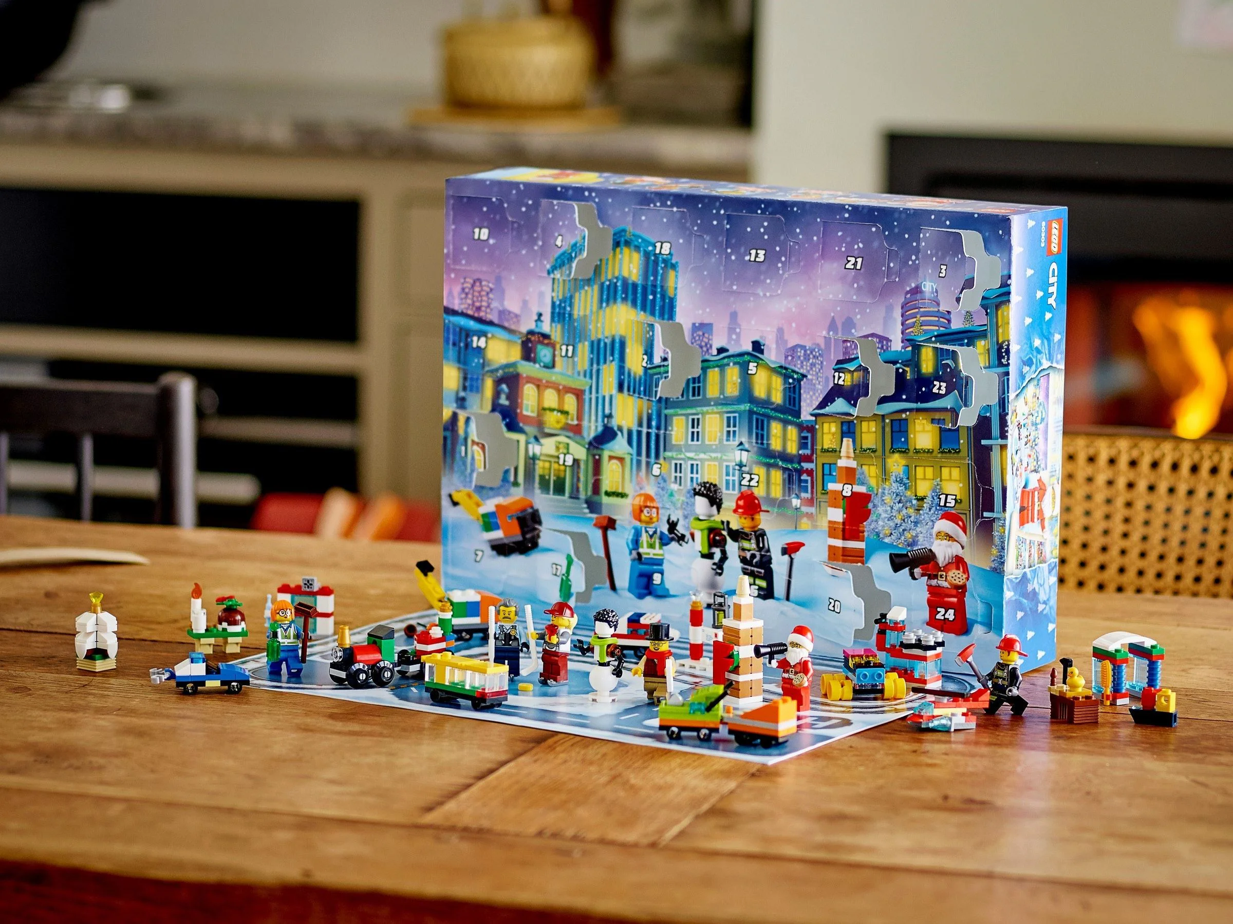 City Christmas Last Calendar 2021 乐高 LEGO 60303 image 8