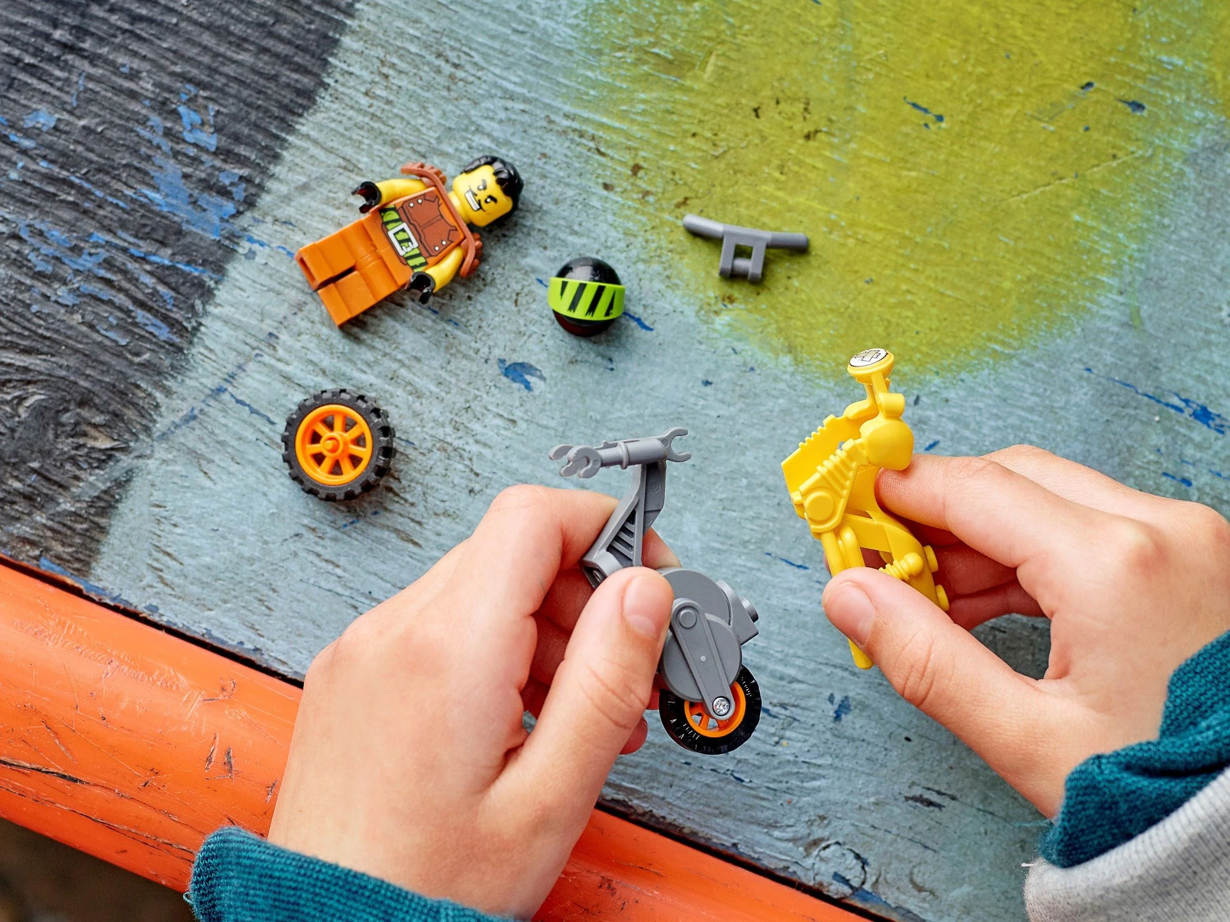 Special effects: motorcycle impact stunts 乐高 LEGO 60297 image 8