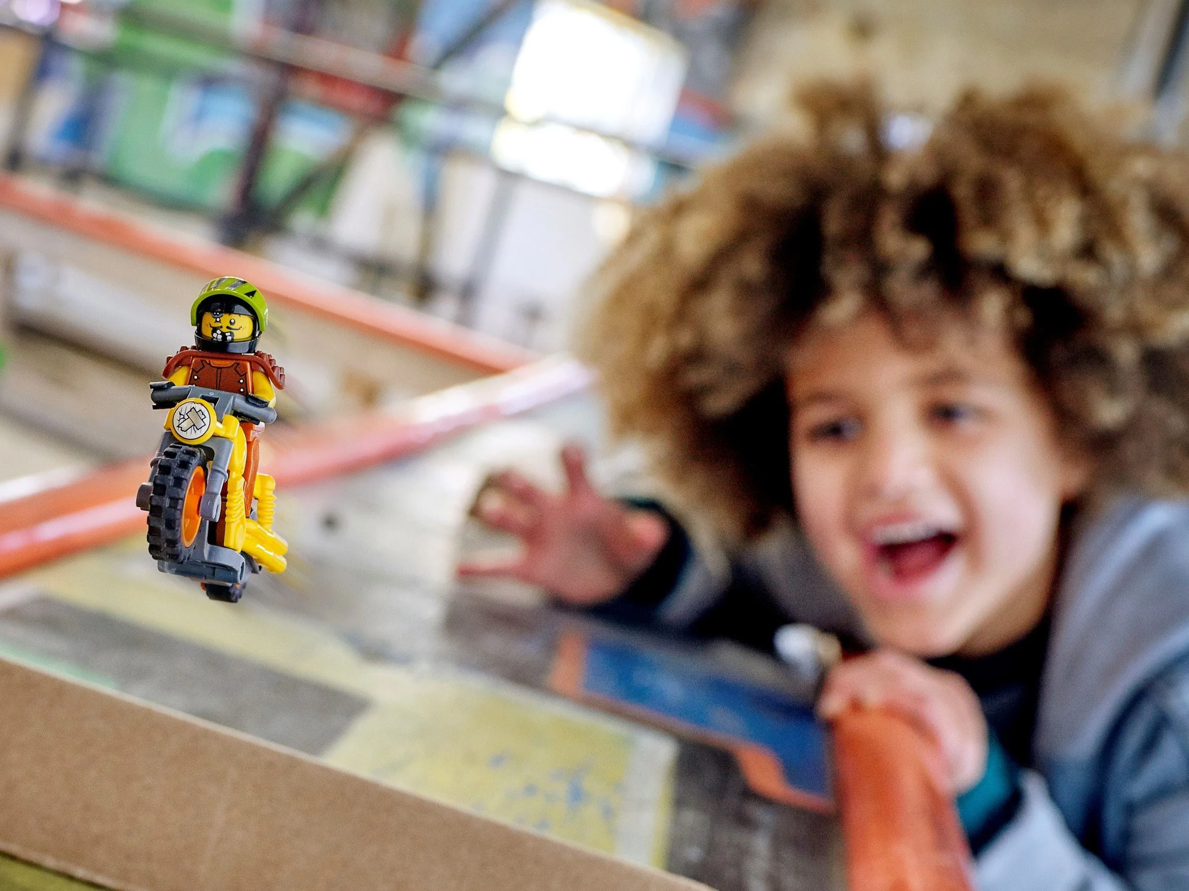 Special effects: motorcycle impact stunts 乐高 LEGO 60297 image 9
