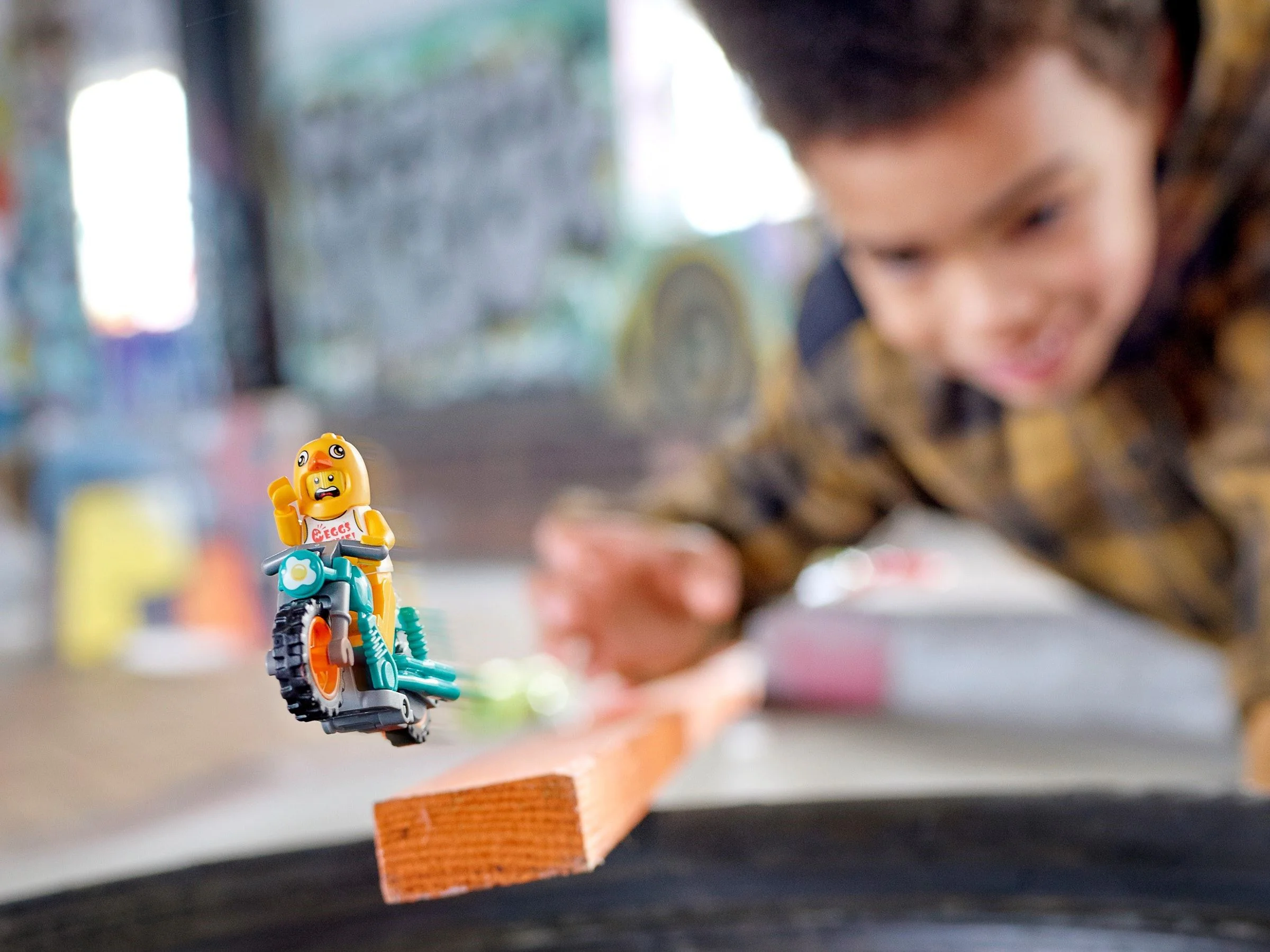 Special effects: Cute chicken-boy motorcycles 乐高 LEGO 60310 image 2
