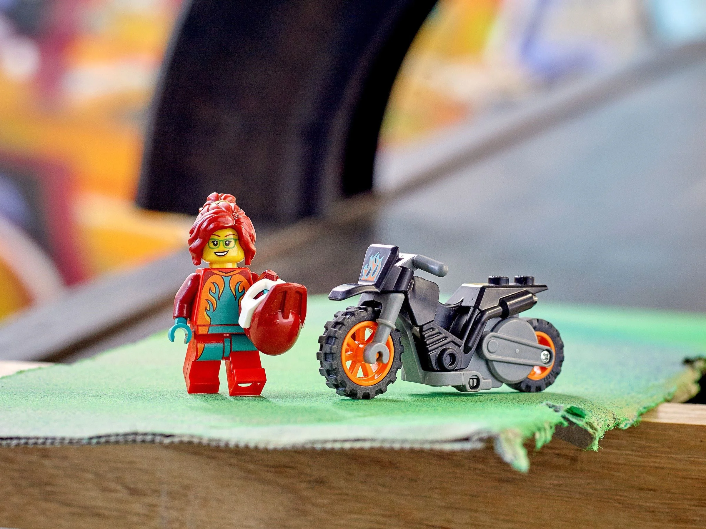 Special effects: Fire Commissioner stunt motorcycle 乐高 LEGO 60311 image 2