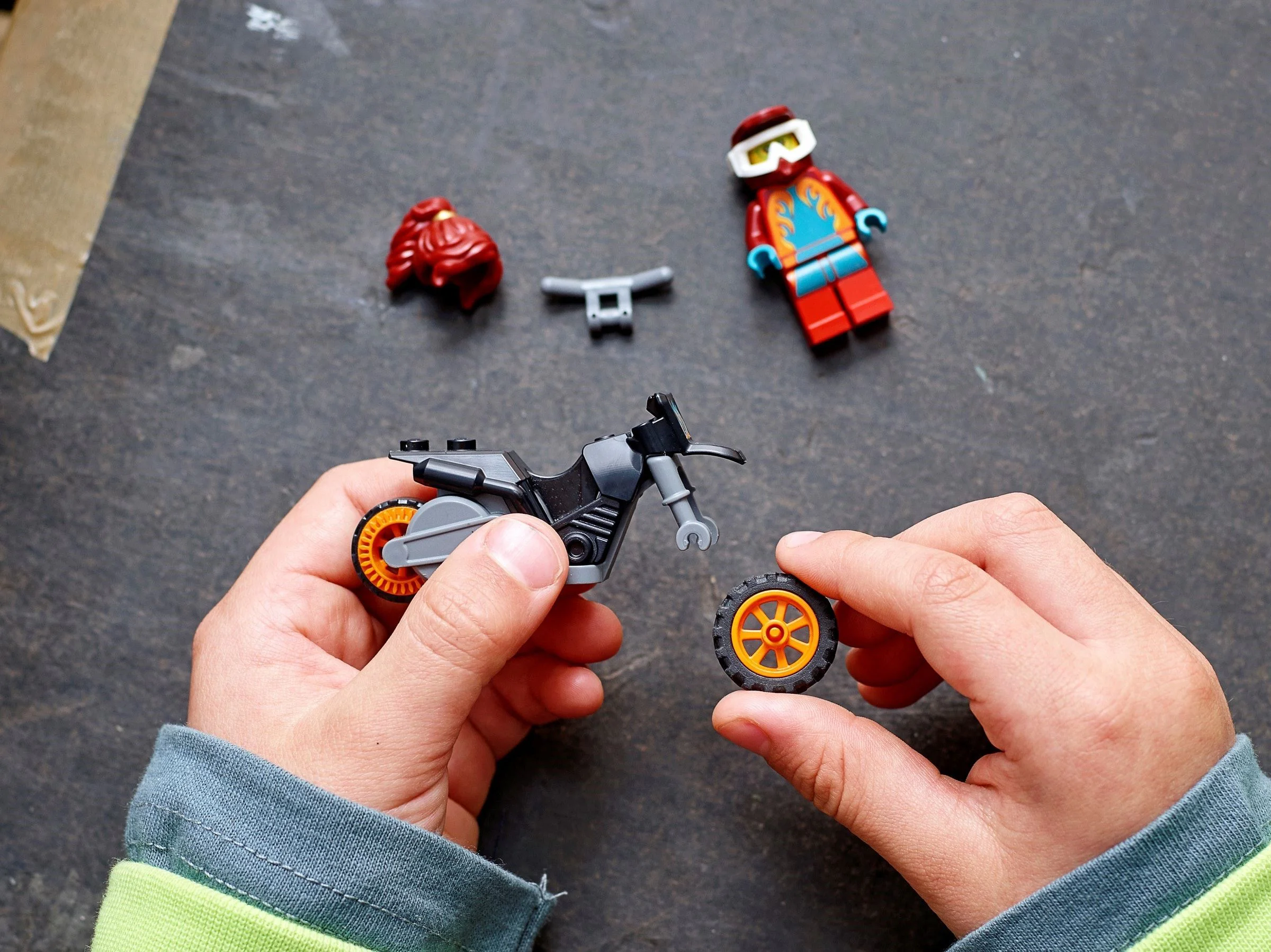 Special effects: Fire Commissioner stunt motorcycle 乐高 LEGO 60311 image 8
