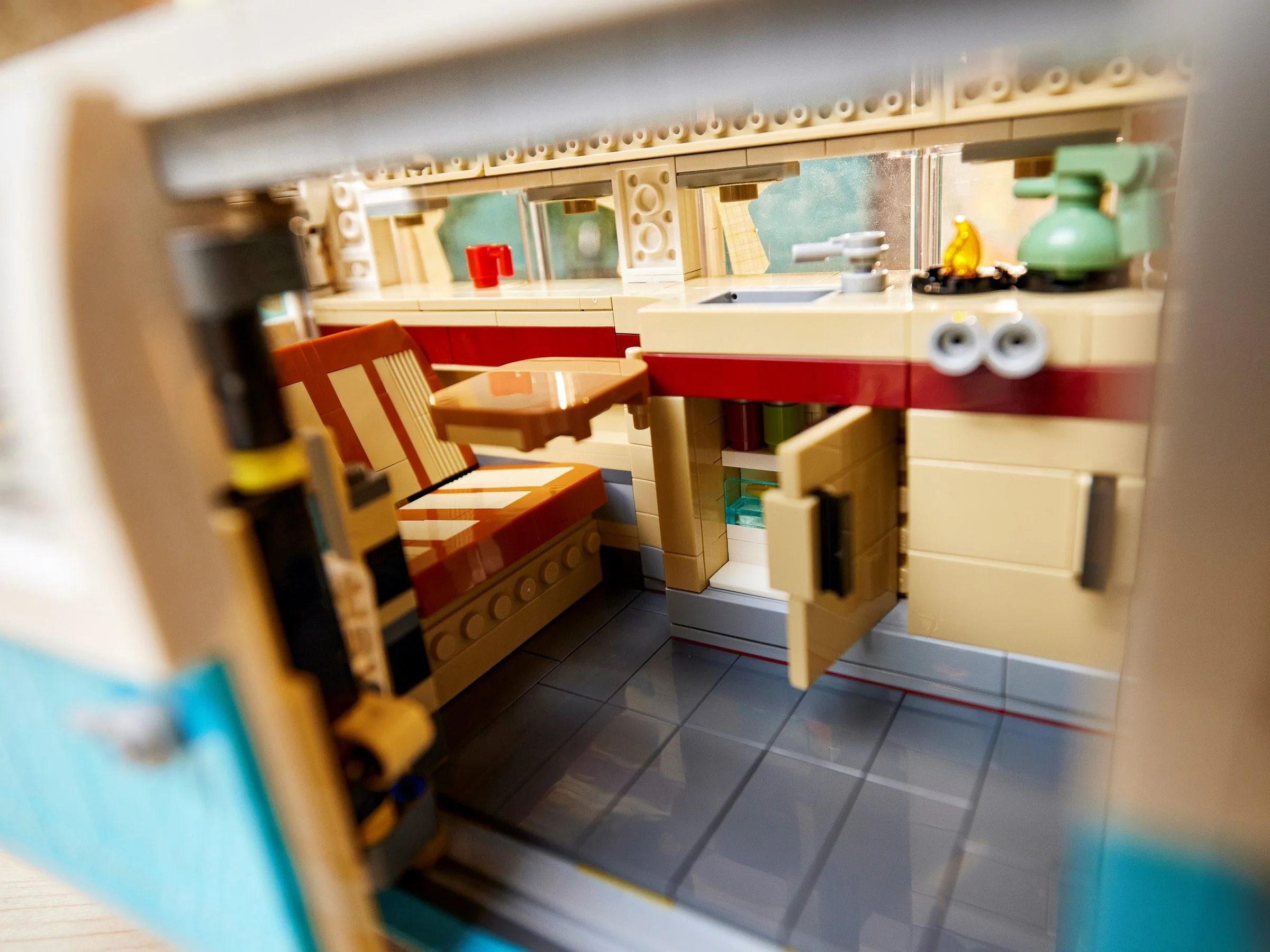 MASS T2 CAMPER 乐高 LEGO 10279 image 9