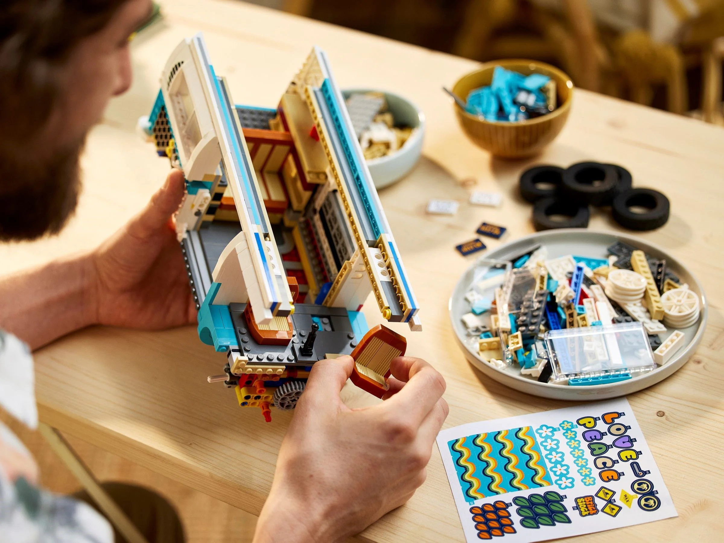 MASS T2 CAMPER 乐高 LEGO 10279 image 16