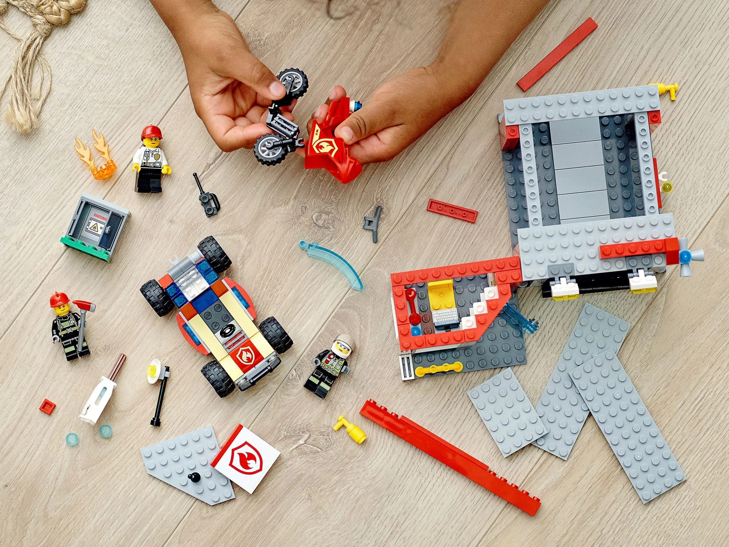 Fire Department Starter Kit 乐高 LEGO 77943 image 7