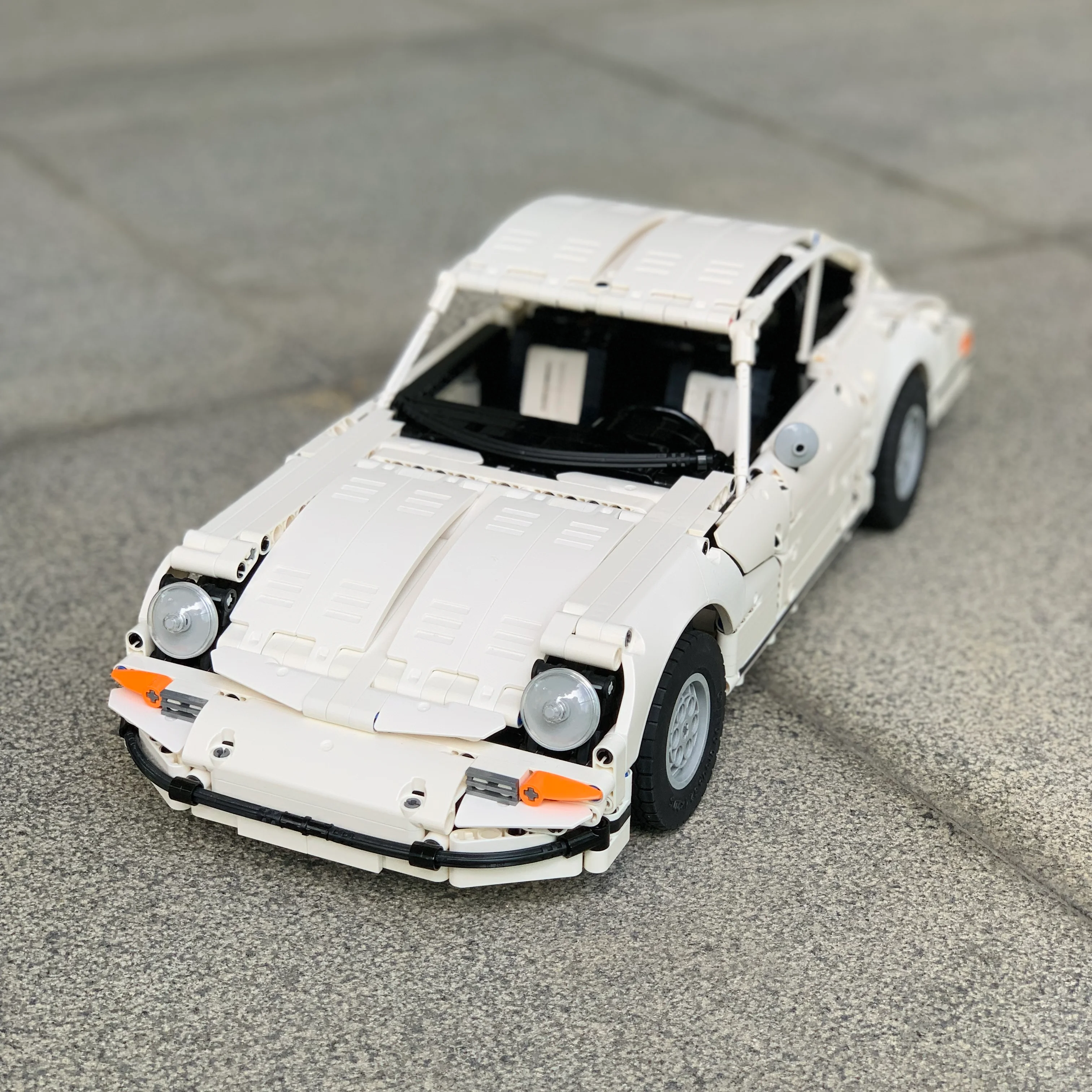 Porsche 911S 2.4 1:10 MOC-80318 image 1