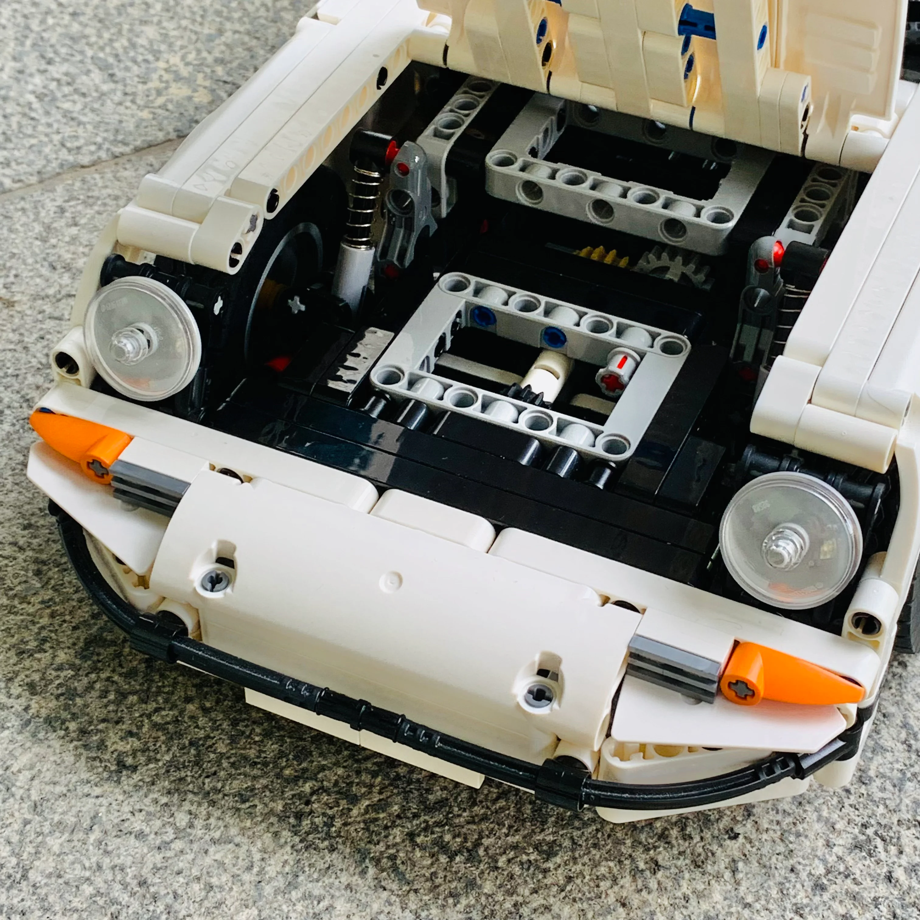 Porsche 911S 2.4 1:10 MOC-80318 image 2