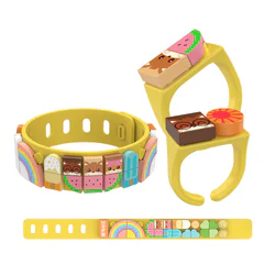 Here is the translation:

"JAKI × Three Squirrel Co-Branded Wristband 4 styles Summer Snack, Auspicious New Year, Nutty Little Forest, Squirrel Birthday Party"