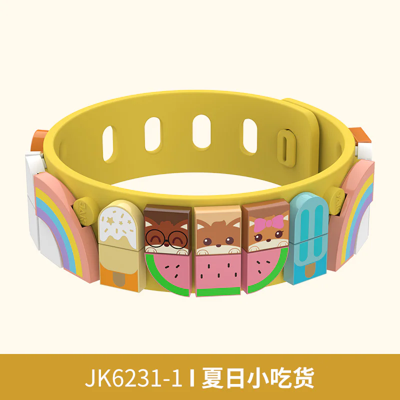 Here is the translation:

"JAKI × Three Squirrel Co-Branded Wristband 4 styles Summer Snack, Auspicious New Year, Nutty Little Forest, Squirrel Birthday Party" 佳奇积木 JAKI JK6231-4 image 2