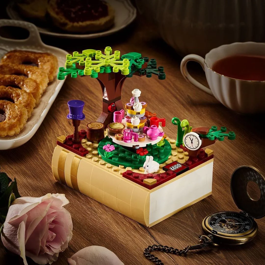Bricktober: Alice's Wonderland 乐高 LEGO 6384694 image 1