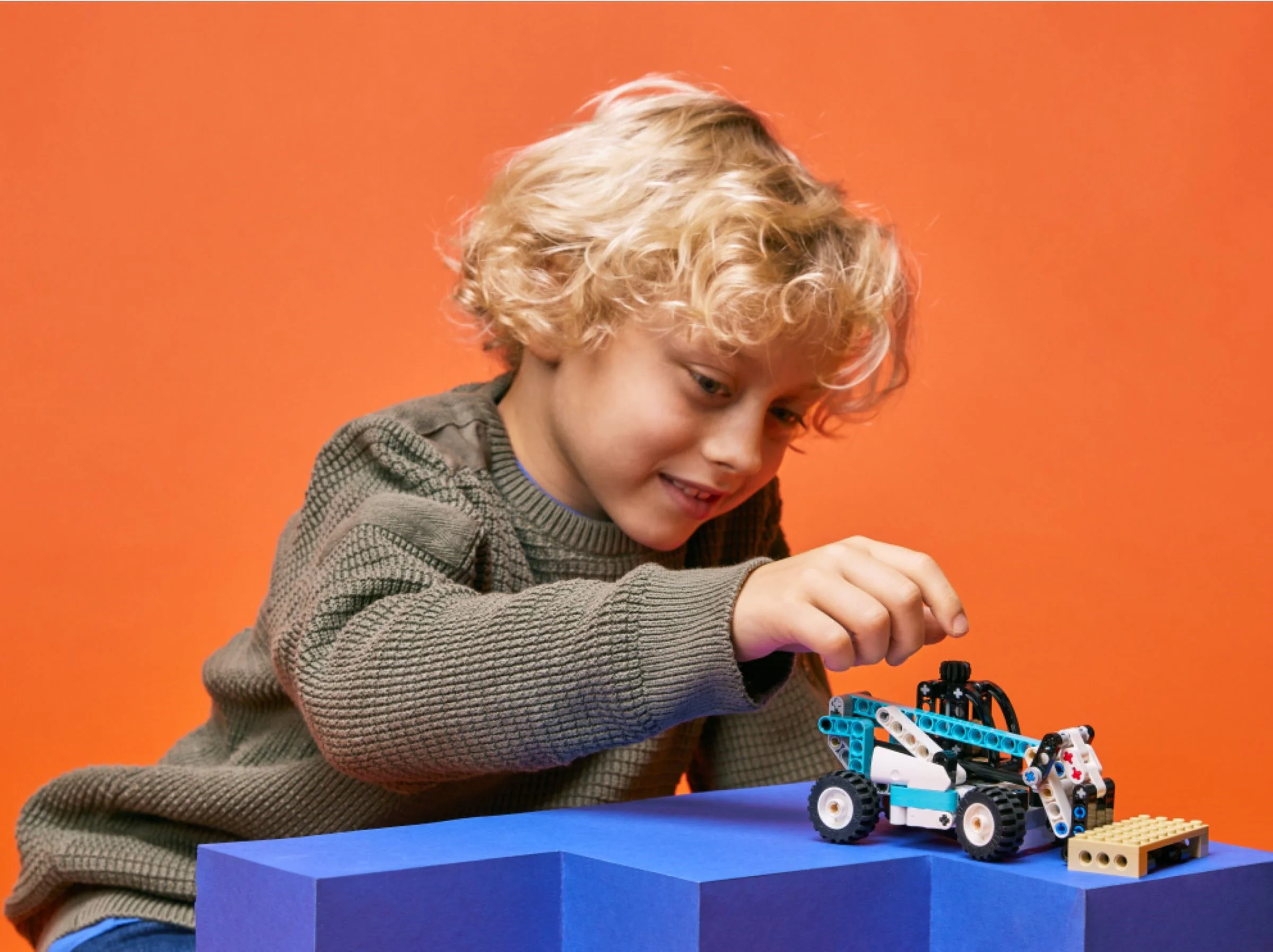 Truck, scalding arm forklift 乐高 LEGO 42133 image 6