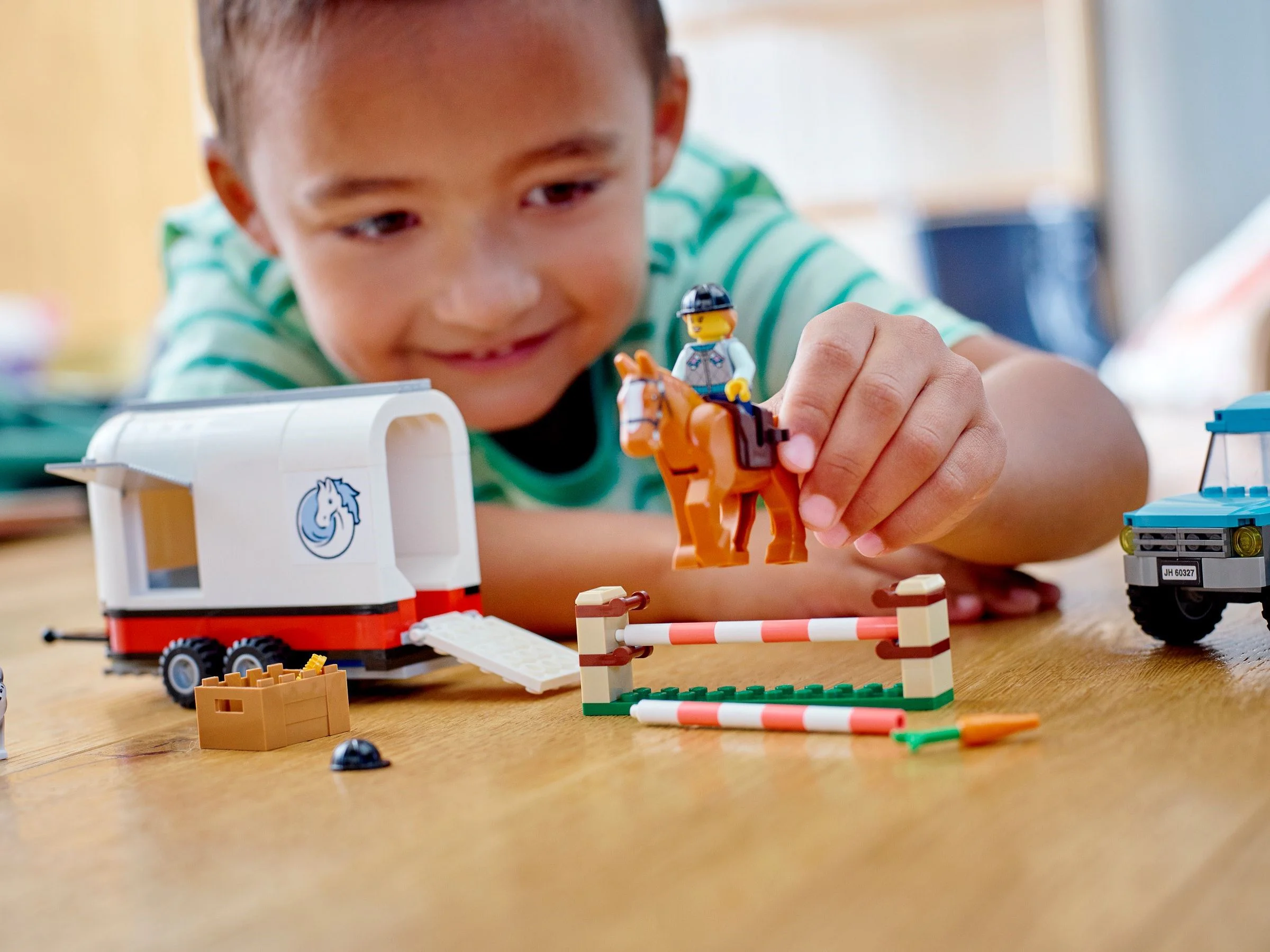 Horse transporter 乐高 LEGO 60327 image 1