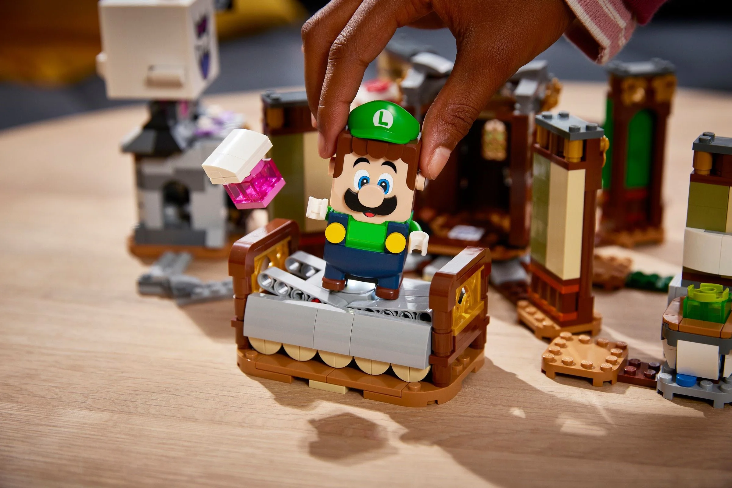 The ghost of the Luigi House has an extended suit 乐高 LEGO 71401 image 2