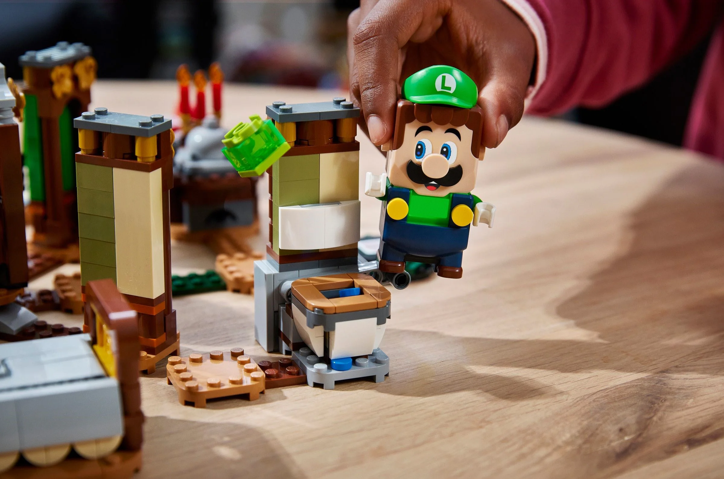 The ghost of the Luigi House has an extended suit 乐高 LEGO 71401 image 3