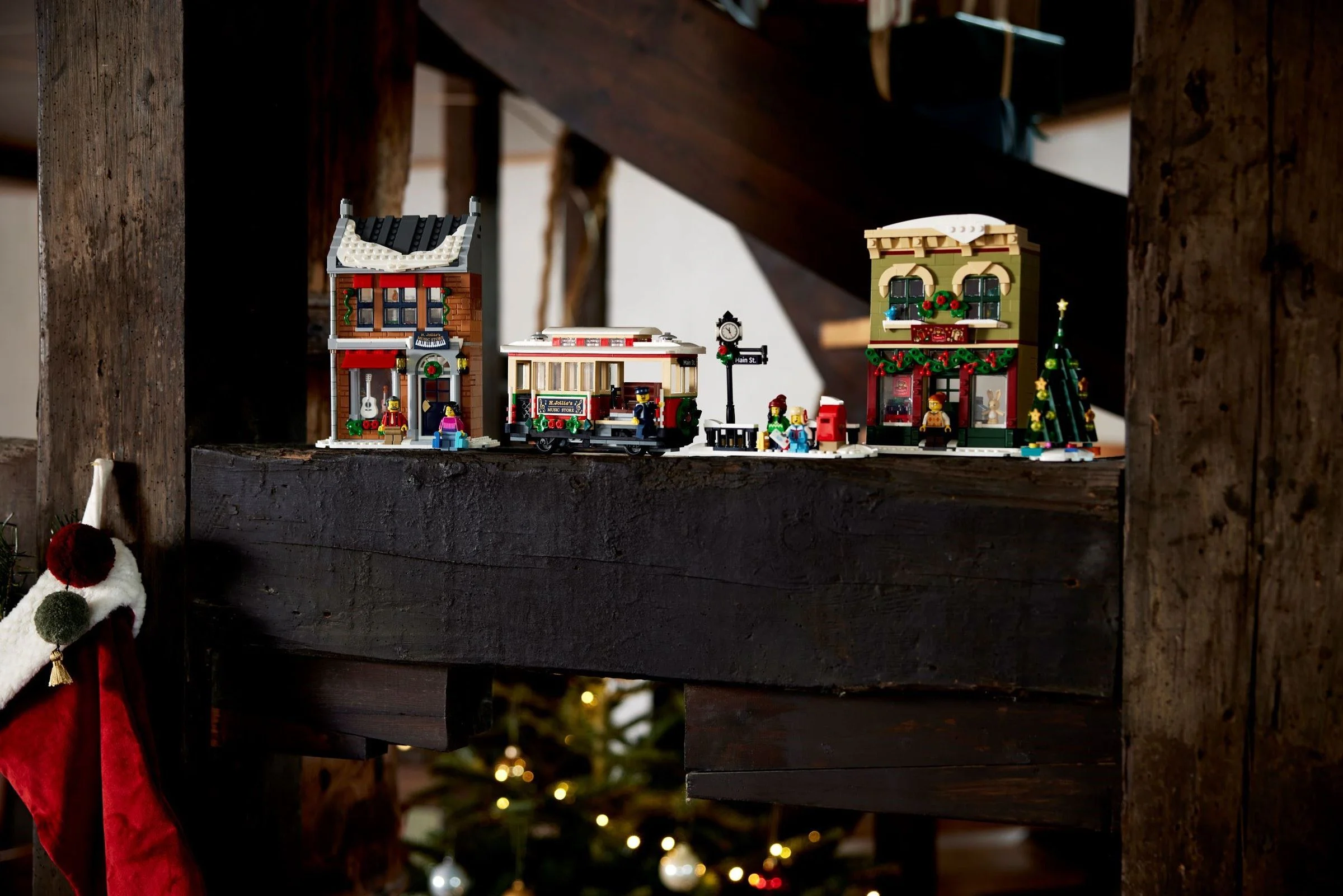 Day Street 乐高 LEGO 10308 image 3
