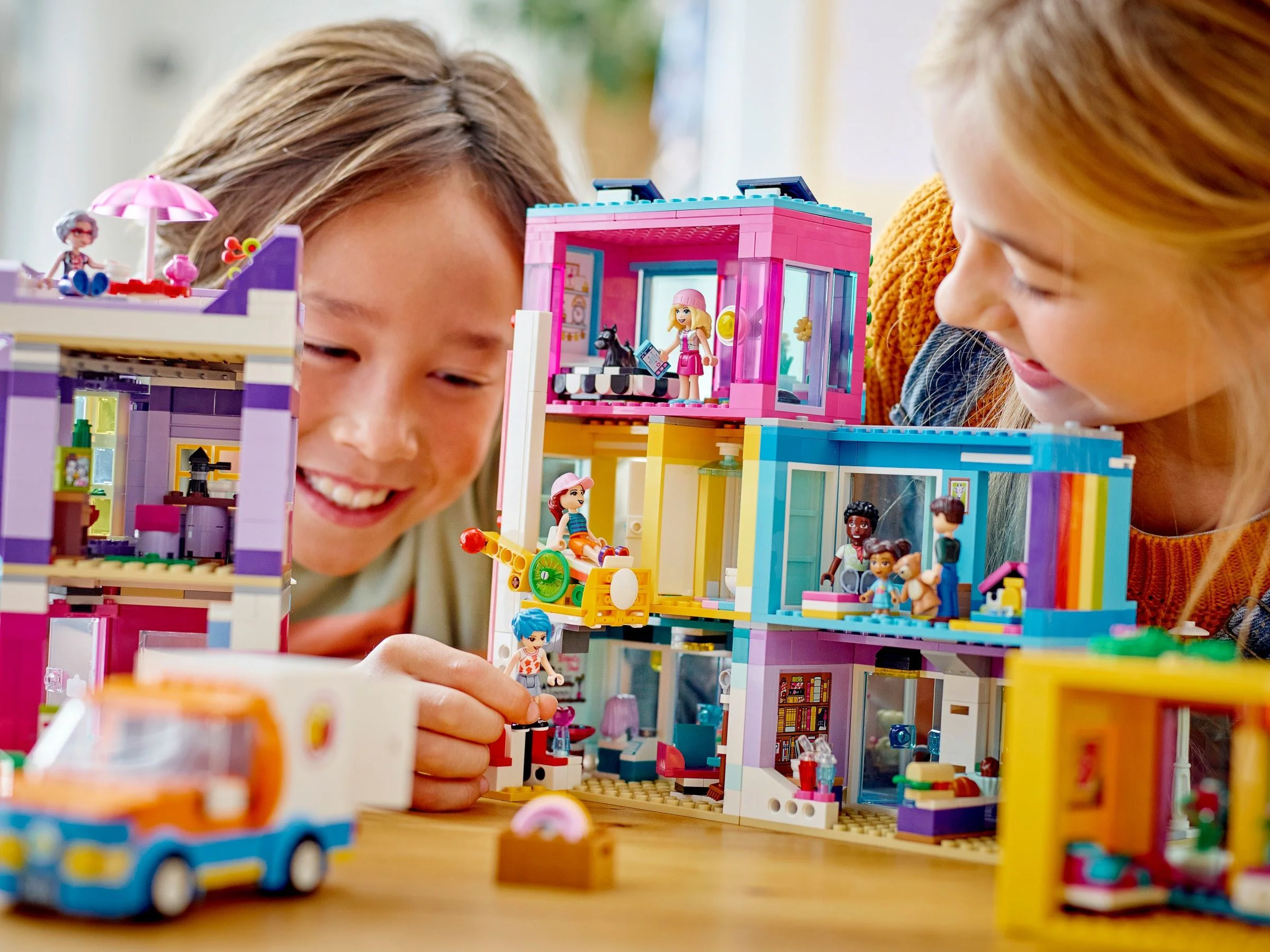 Good friend: Creative and luxurious street view 乐高 LEGO 41704 image 6