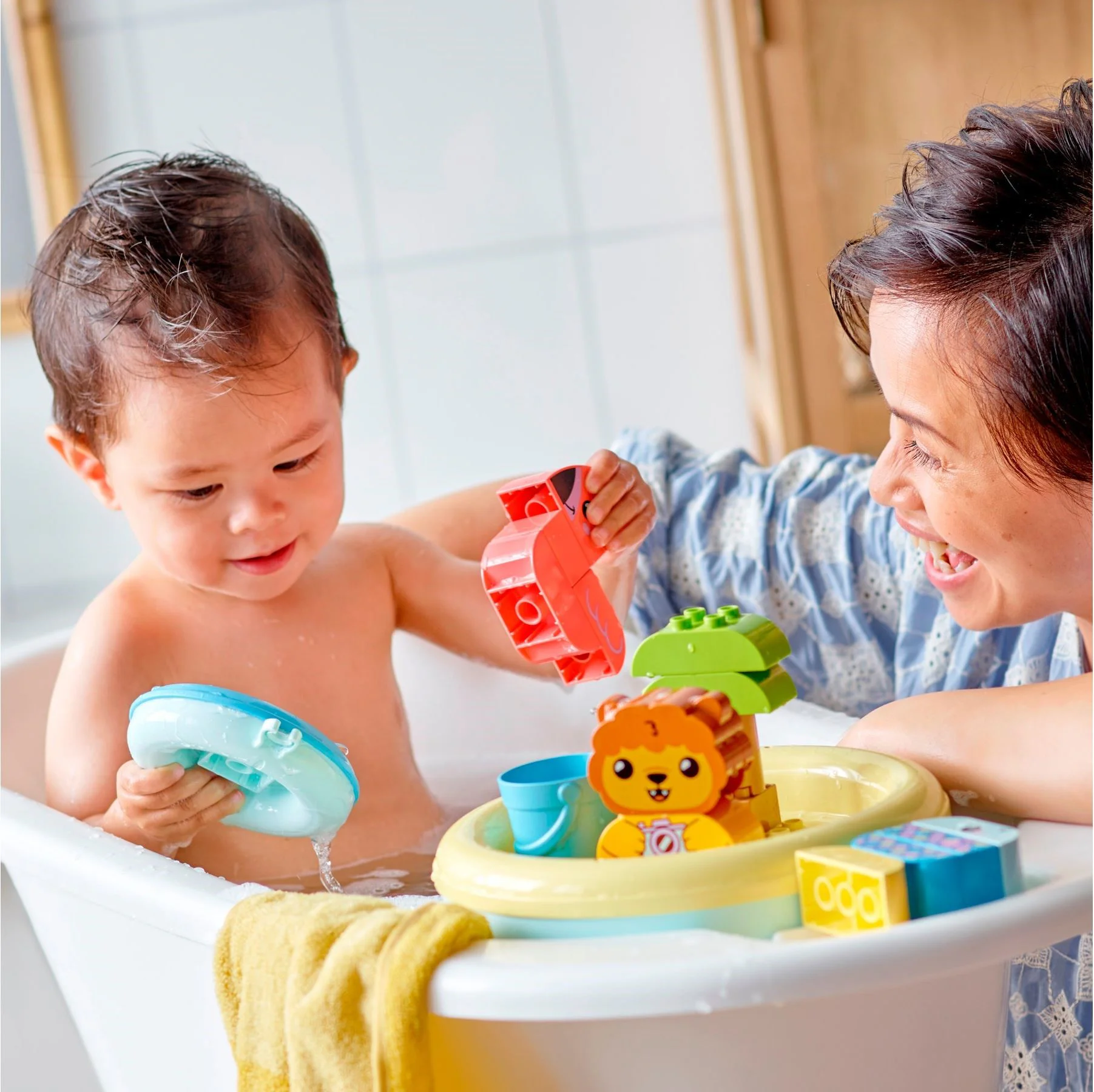 Happy bathing: a floating island of animals 乐高 LEGO 10966 image 6