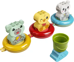 Happy bath: floating animal train