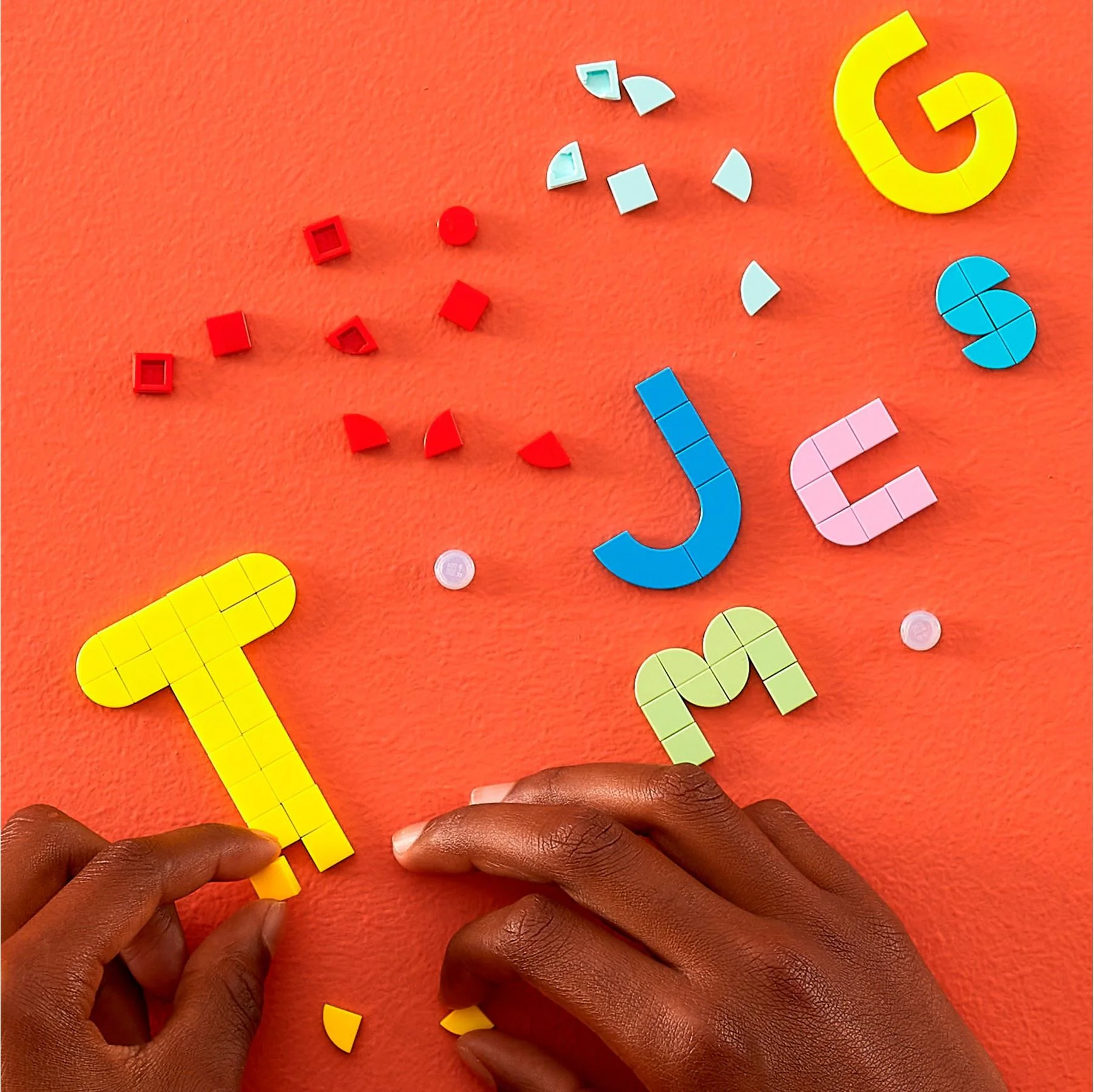 A COLORFUL DOTS – SPELLING LETTERS 乐高 LEGO 41950 image 2