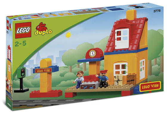 Train station 乐高 LEGO 3778 image 1