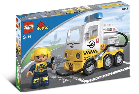 Airplane refueling truck. 乐高 LEGO 7842 image 1