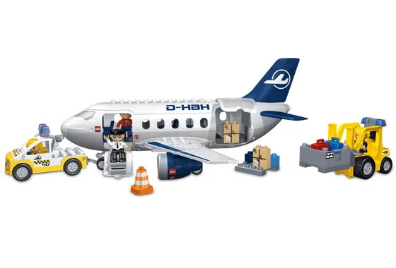 Airport LEGO 7840 image 3