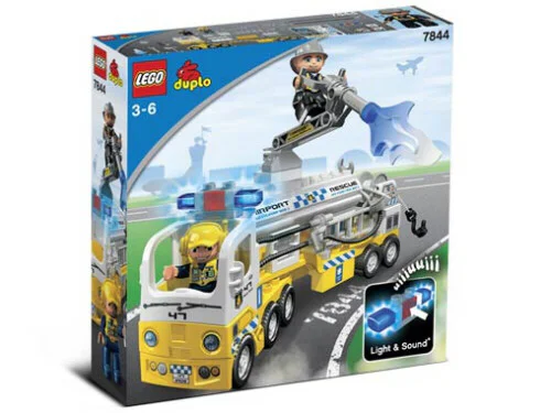 Airport rescue truck 乐高 LEGO 7844 image 1